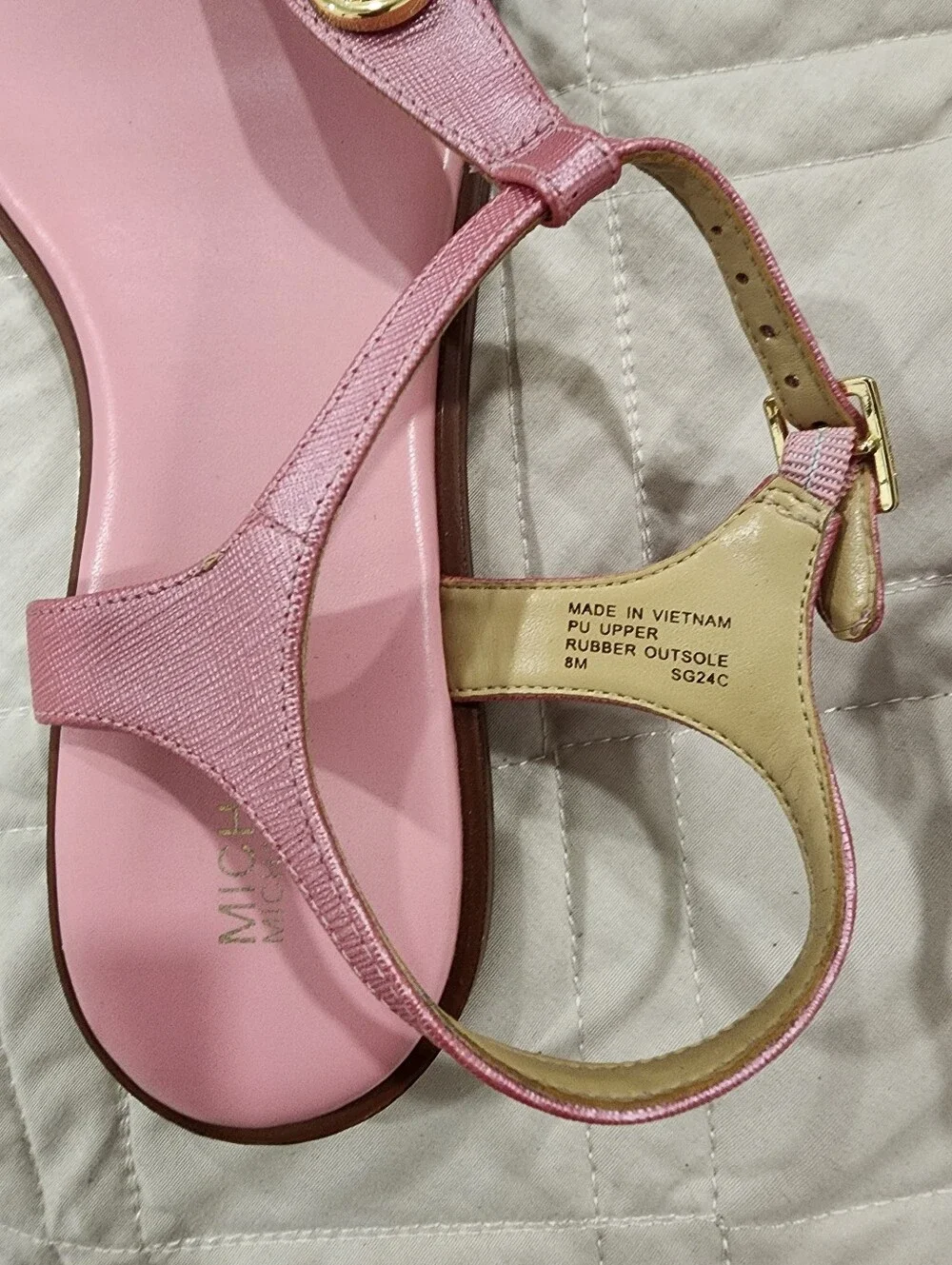 ​Michael Kors Mallory T-Strap Flat Sandals Pink Crosshatch Gold MK Medallion 8